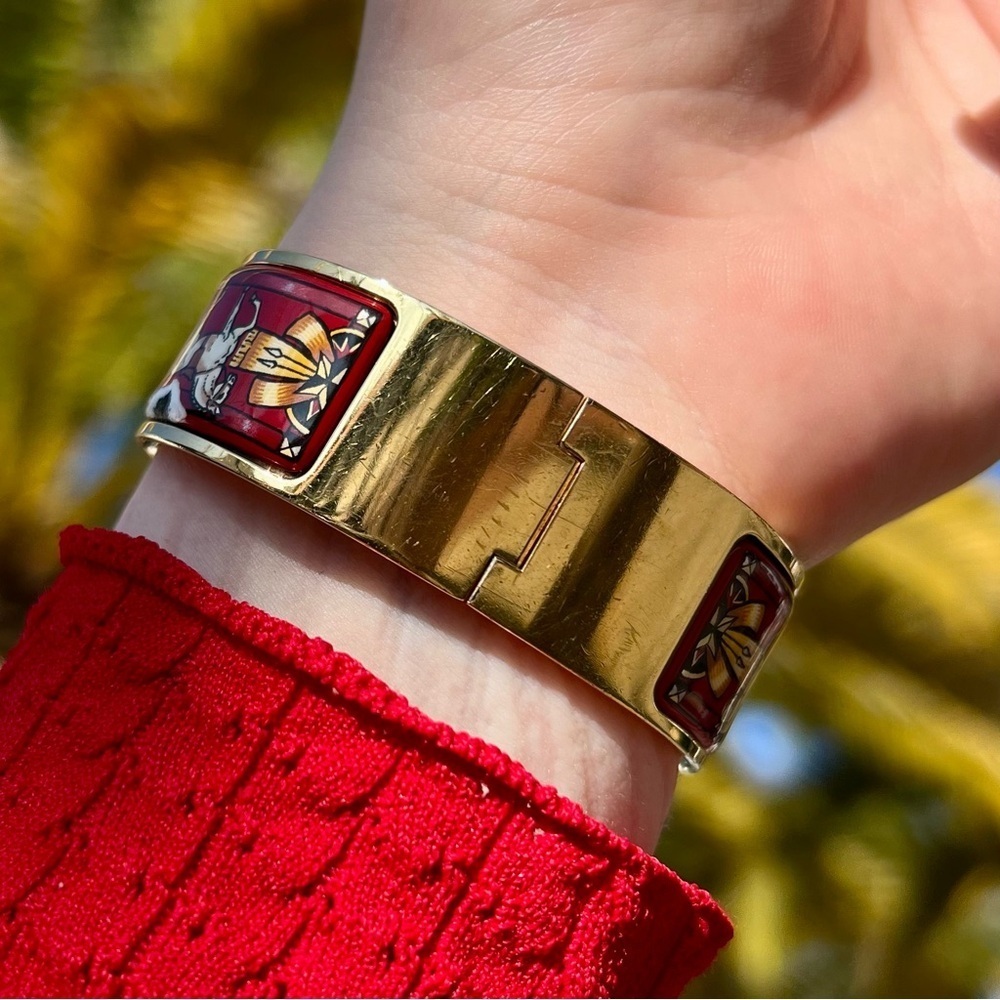 Hermes Loquet Gold-Plated SS White Horses on Red Field Enamel Wristwatch - Picture 4 of 9